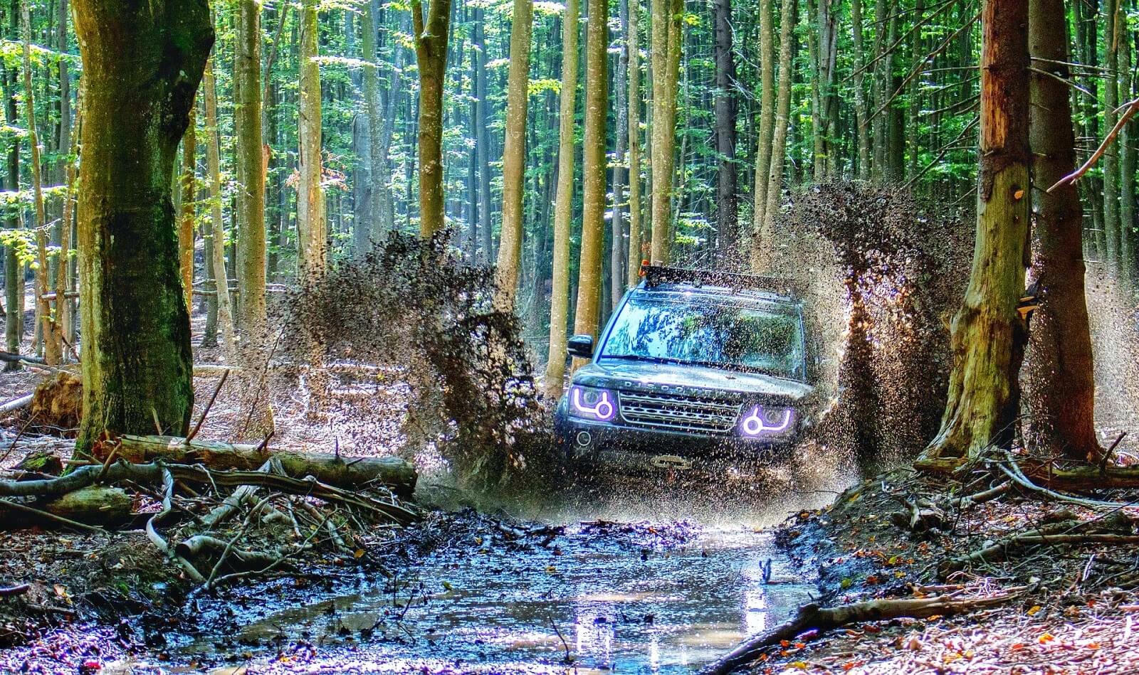 Read more about the article Does traction control help in mud? | traction control vs lockers on off-roading