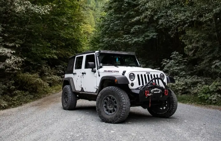 Read more about the article Overlanding and off roading water storage solutions for jeeps