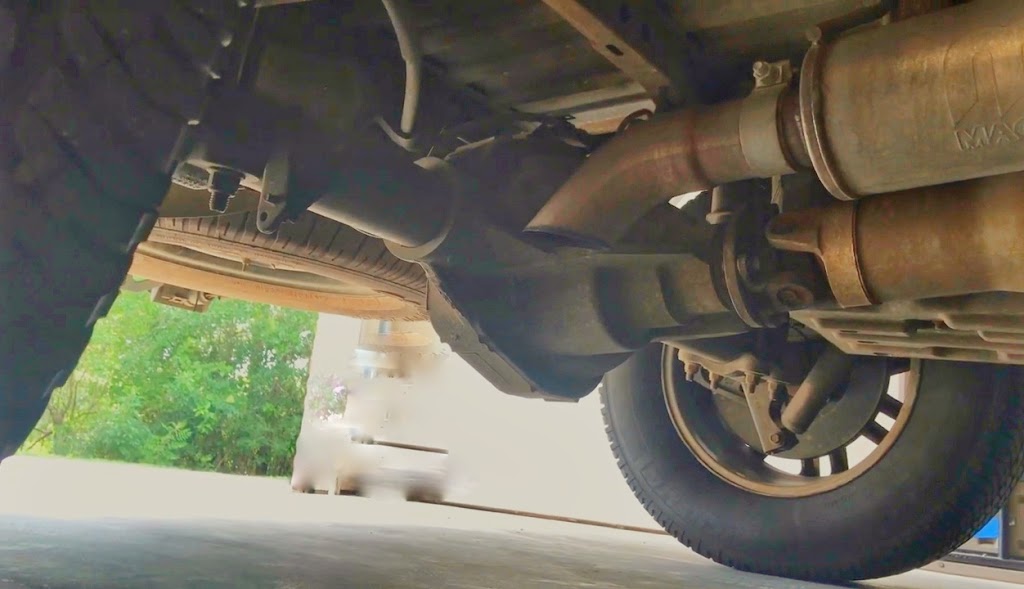 Shortened off road exhaust of a truck