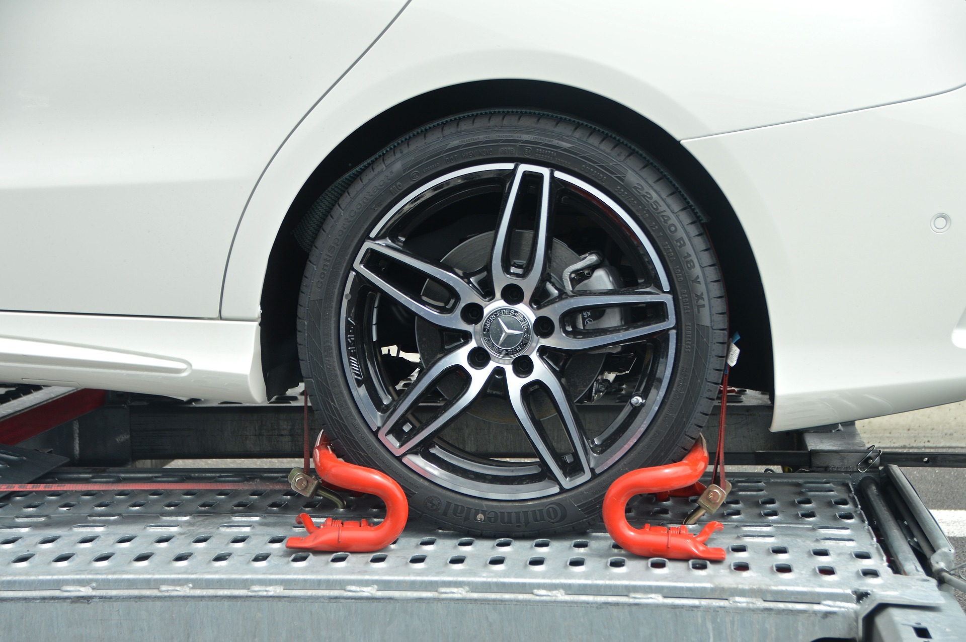 Read more about the article Does Towing an AWD Car Damage It? | Tow AWD Properly